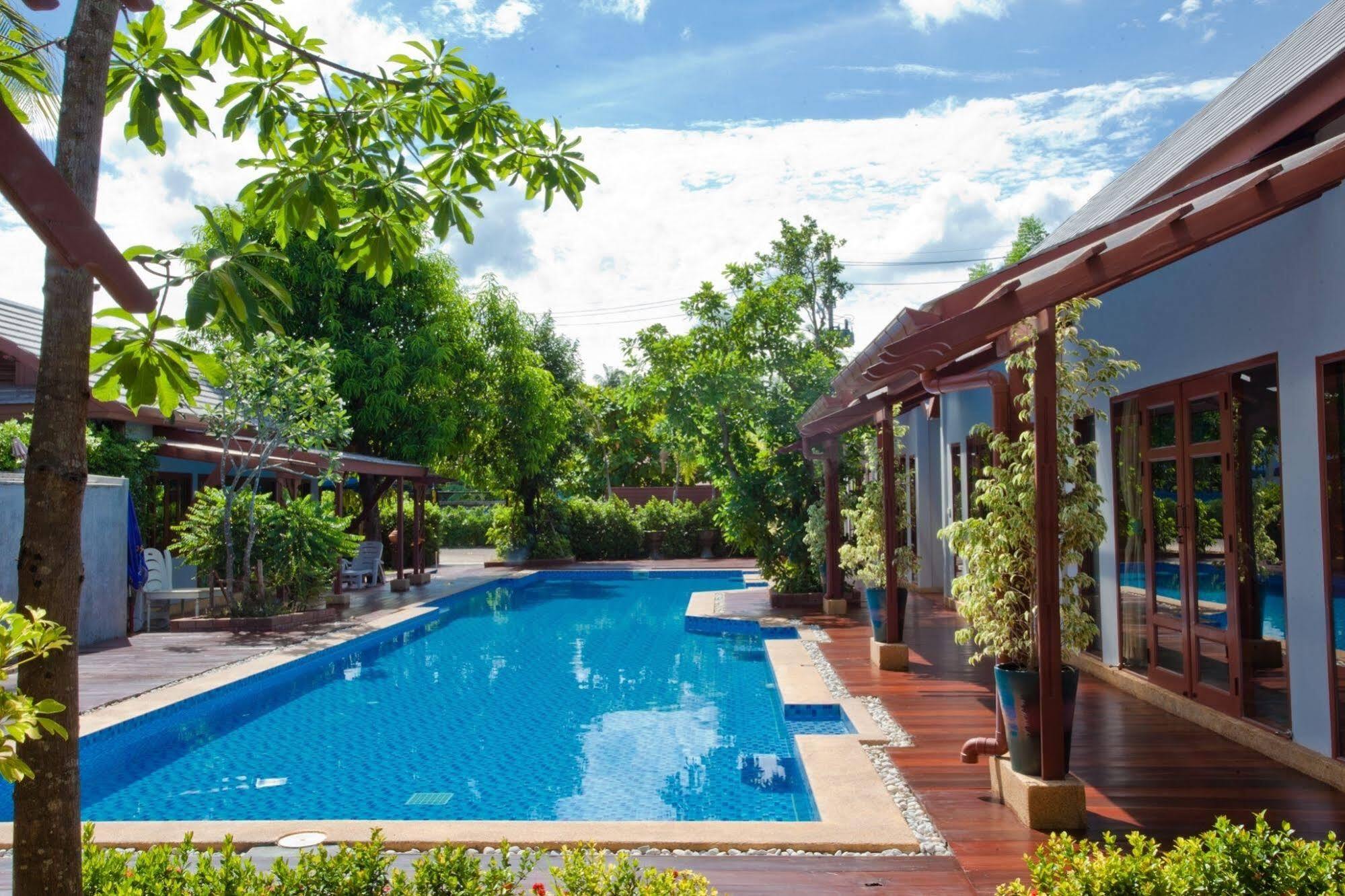 Ardea Pool אמפווה